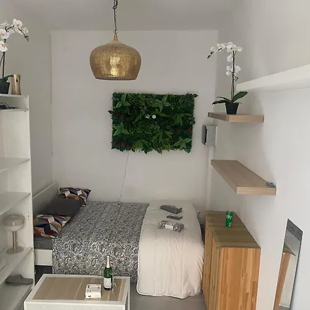 Capsule hotel Fly House Chatelet