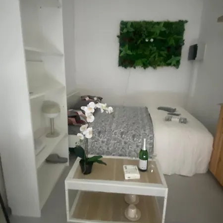 Hotel kapsułowy Fly House